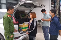 Bắt quả tang “nữ quái” trộn cần sa vào trà sữa mang bán qua mạng