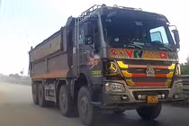 Cận cảnh xe hổ vồ quần đảo QL1 những ngày Hà Nội giãn cách