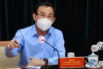 Bí thư TP.HCM: Thành phố mời bà con ngoại tỉnh ở lại tiêm vắc xin