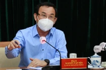 Bí thư TP.HCM: Thành phố mời bà con ngoại tỉnh ở lại tiêm vắc xin