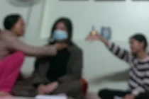 “Thần y” chữa ung thư, COVID bằng cách... nhổ nước bọt: Nếu lừa, có hình sự?