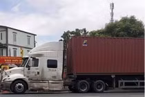 Từ Bắc Ninh sang Hải Dương, lái xe container thông chốt kiểm dịch COVID-19