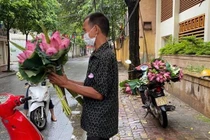 Người nông dân Hải Dương bán hoa bị phạt nặng và bức tâm thư từ khu cách ly