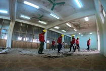 Cận cảnh khẩn trương thi công bệnh viện dã chiến số 3 tại Hải Dương