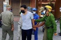 Tát nhân viên y tế, Phó CVP ĐBQH Đà Nẵng bị giáng chức