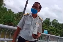 Cách chức Đội trưởng thuế Bến Tre vượt chốt COVID-19