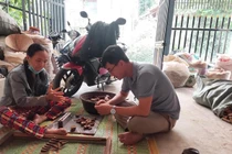 9x khởi nghiệp với loại gỗ đặc biệt, có tháng bán gần nghìn sản phẩm