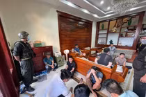 Cờ bạc càng cấm càng nở rộ, có nên hợp pháp hóa?