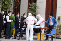 Xét nghiệm COVID-19 cho các nhà báo, cán bộ phục vụ Đại hội Đảng lần thứ XIII