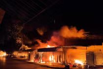 “Biển” lửa bao trùm chợ Núi Đèo trong đêm