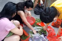 8.000 công nhân trong khu phong tỏa ở Hải Dương vui mừng nhận được hỗ trợ 