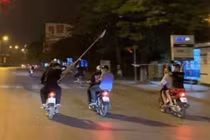 Tin nóng 6/6: 30 người cầm phóng lợn đuổi chém nhau kinh hoàng