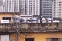 Giãn cách XH: Tập thể dục trên nóc chung cư vi phạm Chỉ thị 16