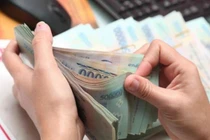 Muốn tích lũy cho tương lai, gửi tiết kiệm ngân hàng hay mua bảo hiểm có lợi hơn? 