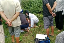 Hai người đàn ông bị trâu húc phải nhập viện