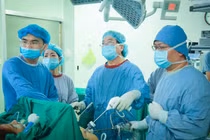 Cô gái trầm cảm vì cân nặng quá khổ 102 kg