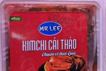 Một siêu thị ở Bắc Giang bán kim chi cải thảo hết hạn 