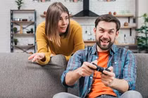 Suýt tan vỡ hôn nhân vì chồng nghiện chơi game 