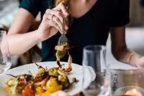 Ăn tối muộn tác hại nghiêm trọng tới sức khoẻ