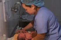 Cách tắm cho trẻ sơ sinh sạch, an toàn