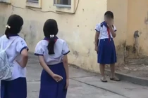 Nhóm 5 nữ sinh tiểu học hút thuốc lá gây xôn xao cõi mạng