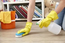 Mách chị em mẹo lau sàn nhà sạch bóng đơn giản