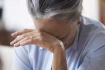 Nước mắt chảy xuôi