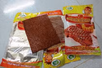 “Sườn bò” nghi làm từ xốp bủa vây trường học Hà Nội