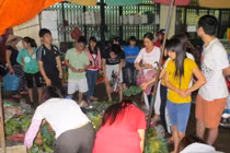 Dân Hà Nội “khoắng" sạch chợ đối phó siêu bão Haiyan