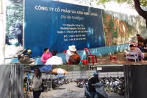 SJC Tower nhếch nhác... thành bãi xe giữa “đất vàng” TP.HCM