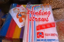 Ống hút nhựa Trung Quốc nhiễm độc tràn lan ở Hà Nội