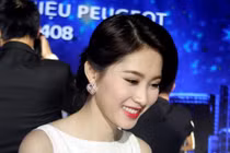 Thu Thảo phong phanh giữa cái lạnh cắt da Hà Nội