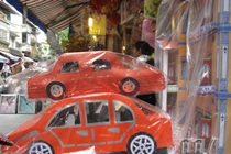 Biệt thự, siêu xe cho... người chết ngập Hà Nội