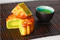 Chưa Rằm, bánh Trung thu đã ồ ạt giảm giá sốc 