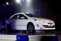 Peugeot “nội” đầu tiên trình làng, giá hơn 1 tỷ đồng