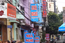 Cấm nhà ở kinh doanh “nhạy cảm”: Quản lý yếu kém?