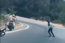 Thanh niên dùng rựa dọa CSGT rồi bỏ trốn vào rừng