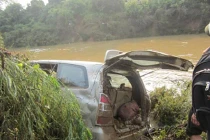 Hiện trường xe 7 chỗ bị lũ cuốn cùng 4 thi thể