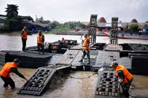 Xem “đặc nhiệm” công binh huấn luyện vượt sông