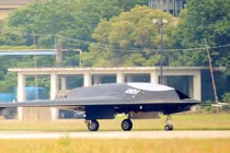 Trung Quốc trang bị UAV tàng hình cho tàu sân bay?