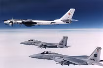 Tiêm kích Nhật đánh chặn oanh tạc cơ “bà già” Tu-95