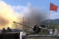 Ảnh QS ấn tượng tuần qua: pháo 130mm VN bắn mục tiêu trên biển