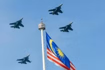 Malaysia duyệt binh khoe vũ khí “khủng”