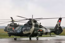 Máy bay, binh lính Trung Quốc tập hợp trên đất Nga