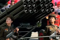 Quân đội Triều Tiên duyệt binh quy mô lớn