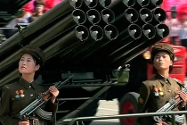Quân đội Triều Tiên duyệt binh quy mô lớn