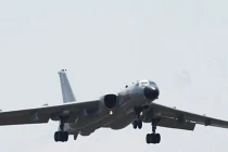 Oanh tạc cơ H-6K Trung Quốc đủ sức đe dọa Hawaii