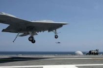X-47B hạ cánh thất bại trên tàu sân bay