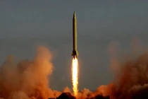 Iran lại có thêm tên lửa đạn đạo mới 