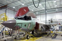 Tận mắt dây chuyền lắp ráp tiêm kích F-35